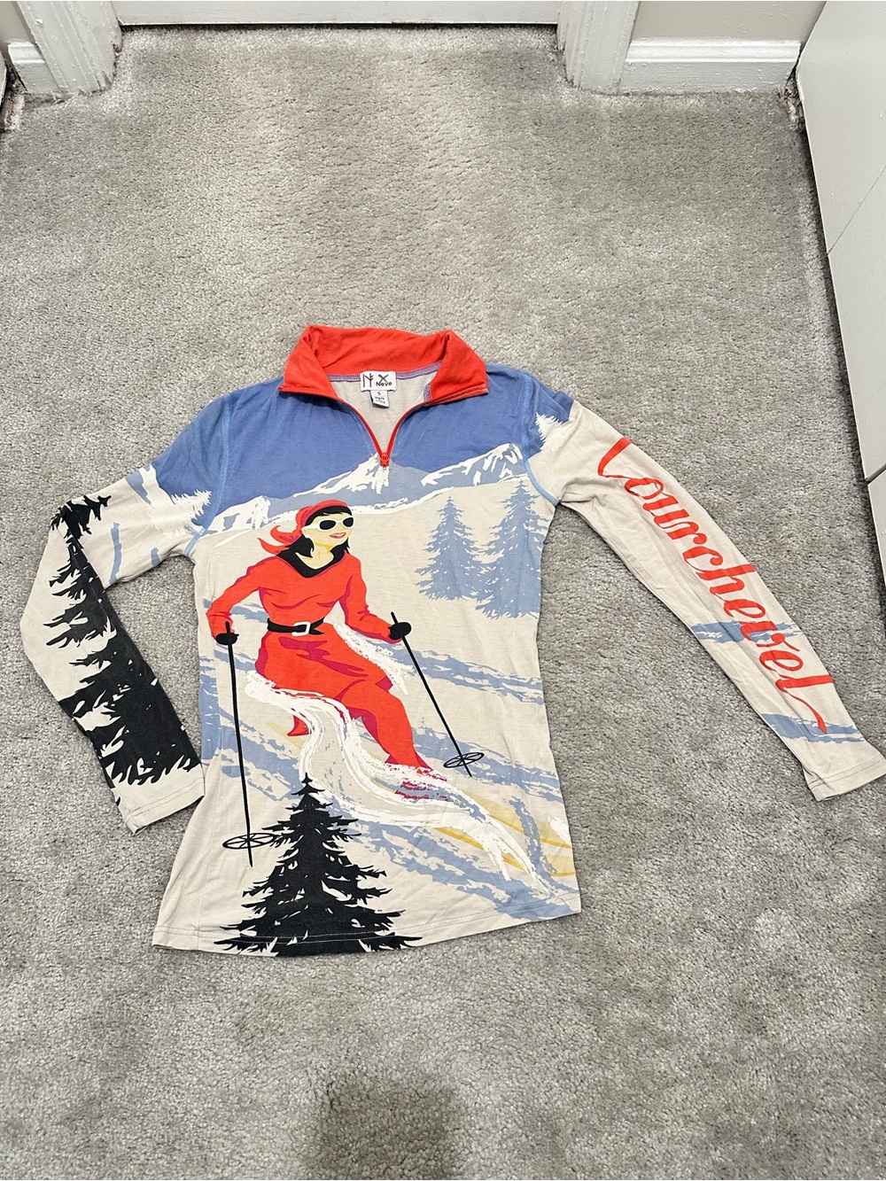 Never Designs ‘Courchevel’ Vintage Mock Zip Neck Size Small